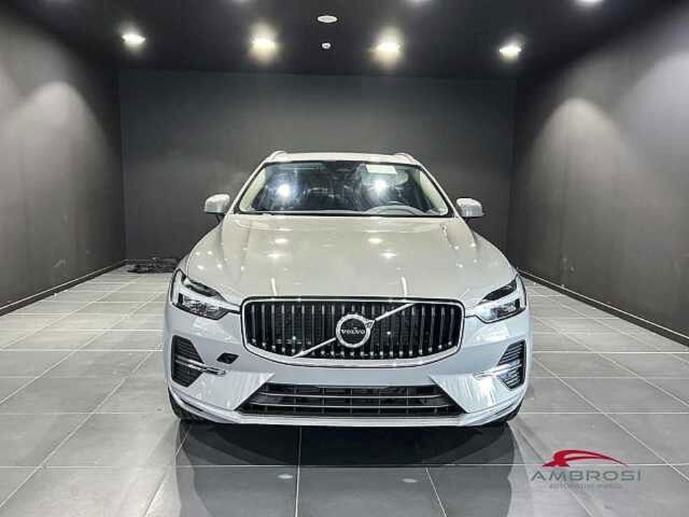 Volvo XC60 nuova a Viterbo (4)