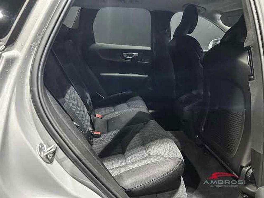 Volvo XC60 nuova a Viterbo (7)