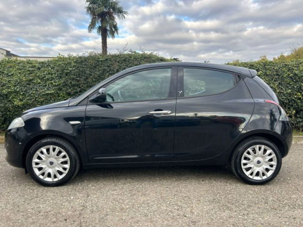 Lancia Ypsilon usata a Bologna (5)