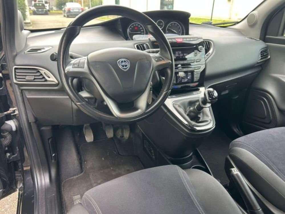 Lancia Ypsilon usata a Bologna (8)