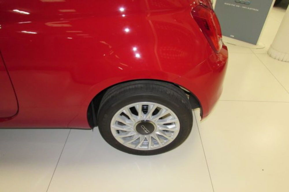 Fiat 500 nuova a Milano (5)