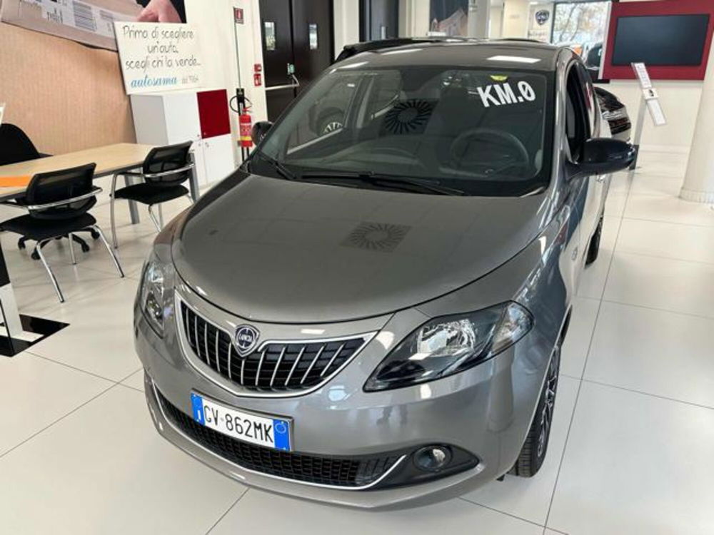 Lancia Ypsilon nuova a Milano