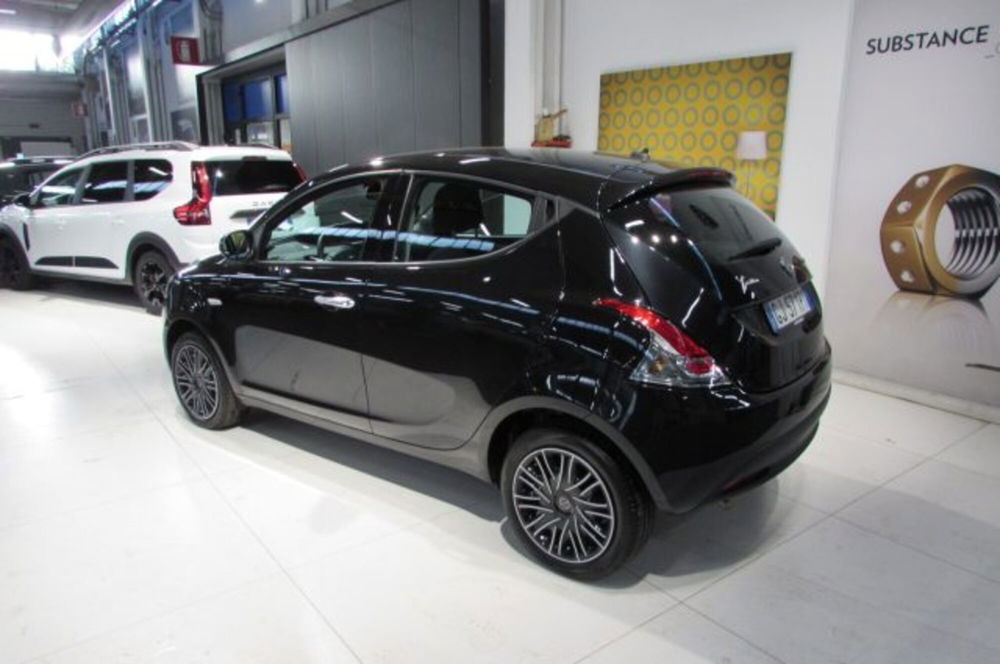 Lancia Ypsilon usata a Milano (3)