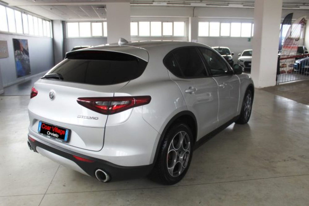 Alfa Romeo Stelvio usata a Terni (4)