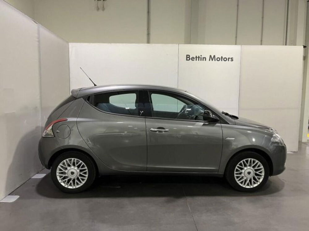 Lancia Ypsilon usata a Padova (3)