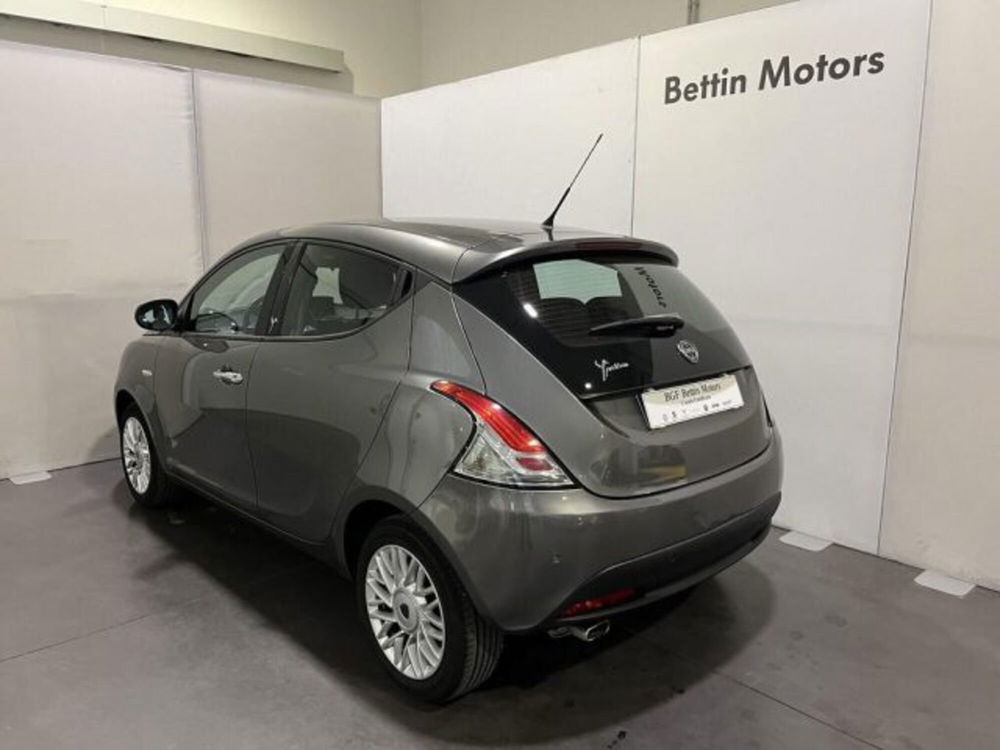 Lancia Ypsilon usata a Padova (4)