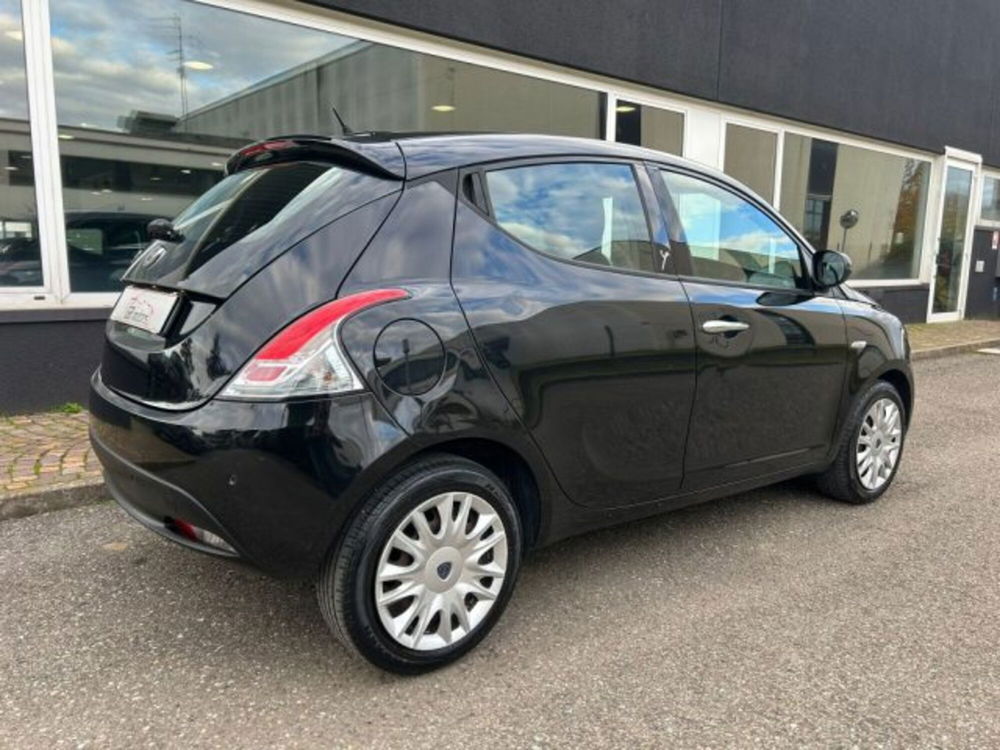 Lancia Ypsilon usata a Bologna (3)