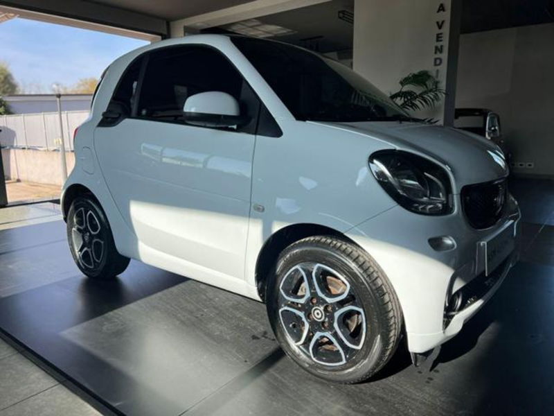 smart Fortwo 70 1.0 twinamic Passion  del 2017 usata a Marigliano