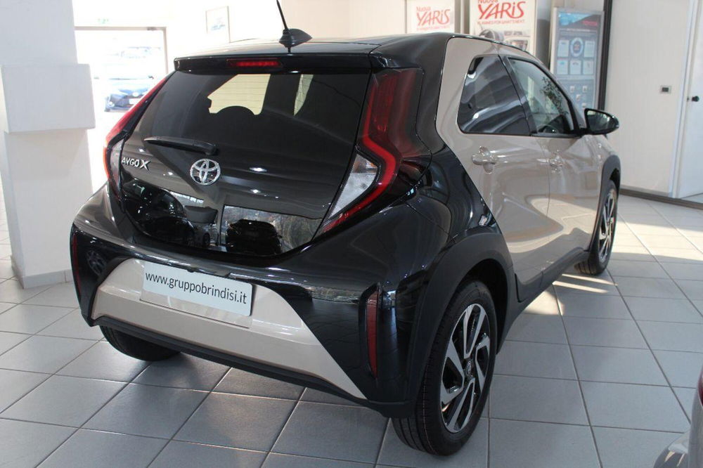 Toyota Aygo X nuova a Potenza (4)