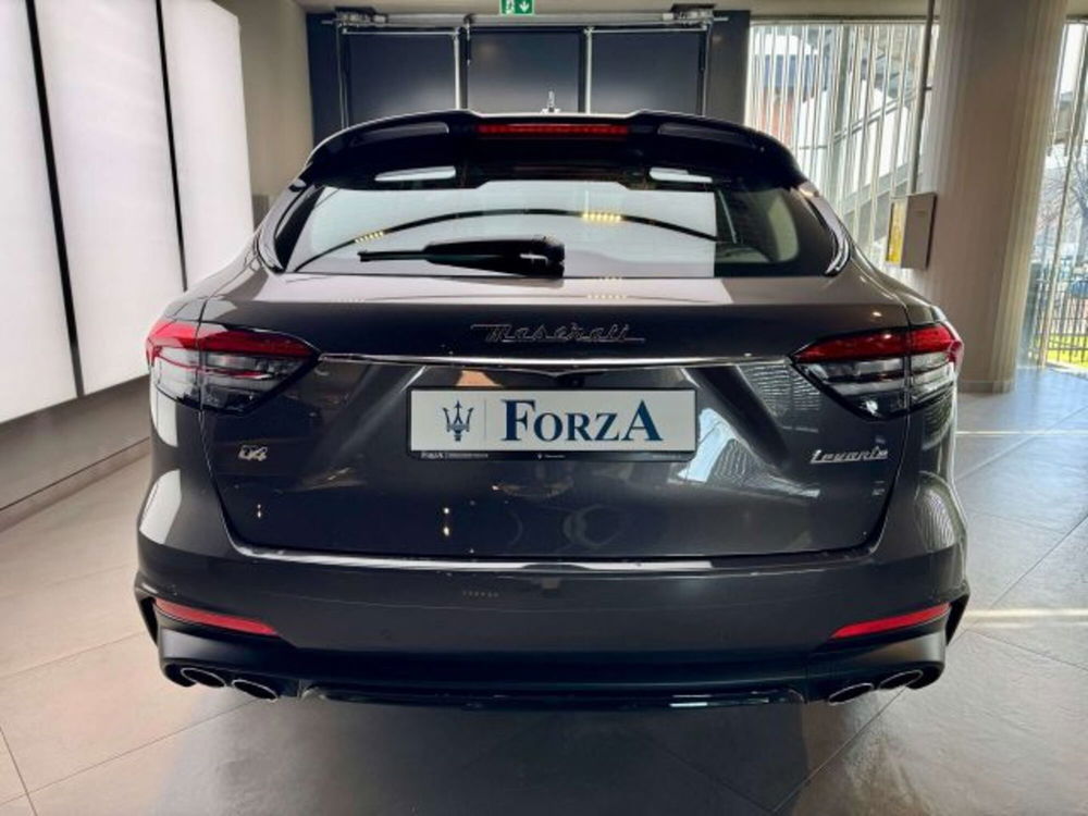 Maserati Levante usata a Torino (7)