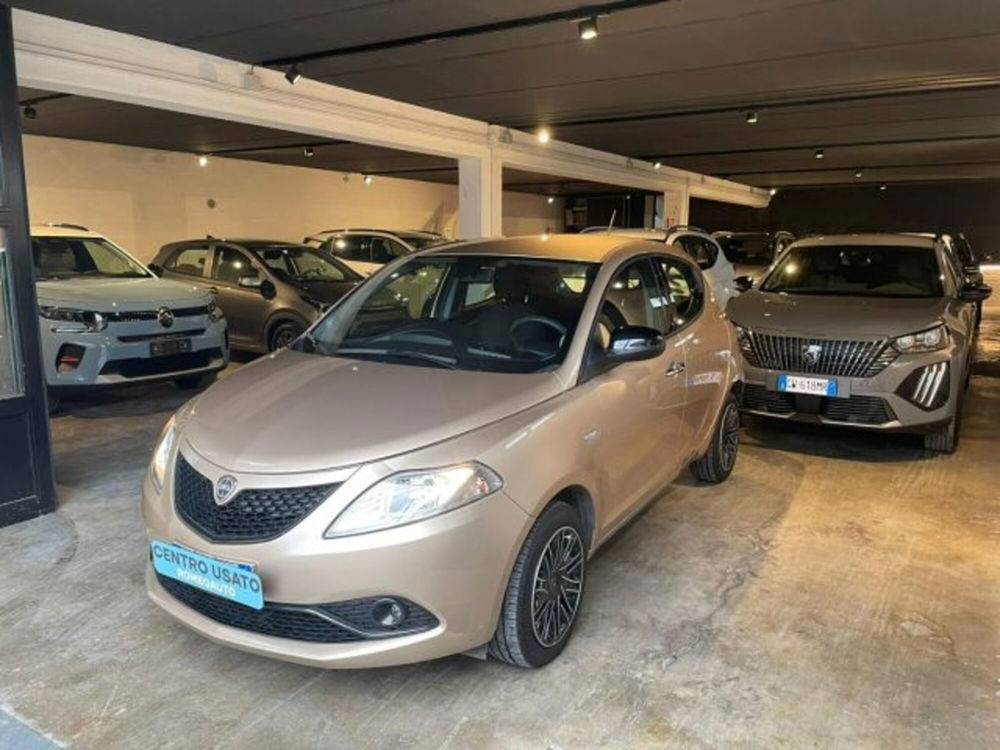 Lancia Ypsilon usata a Perugia (4)