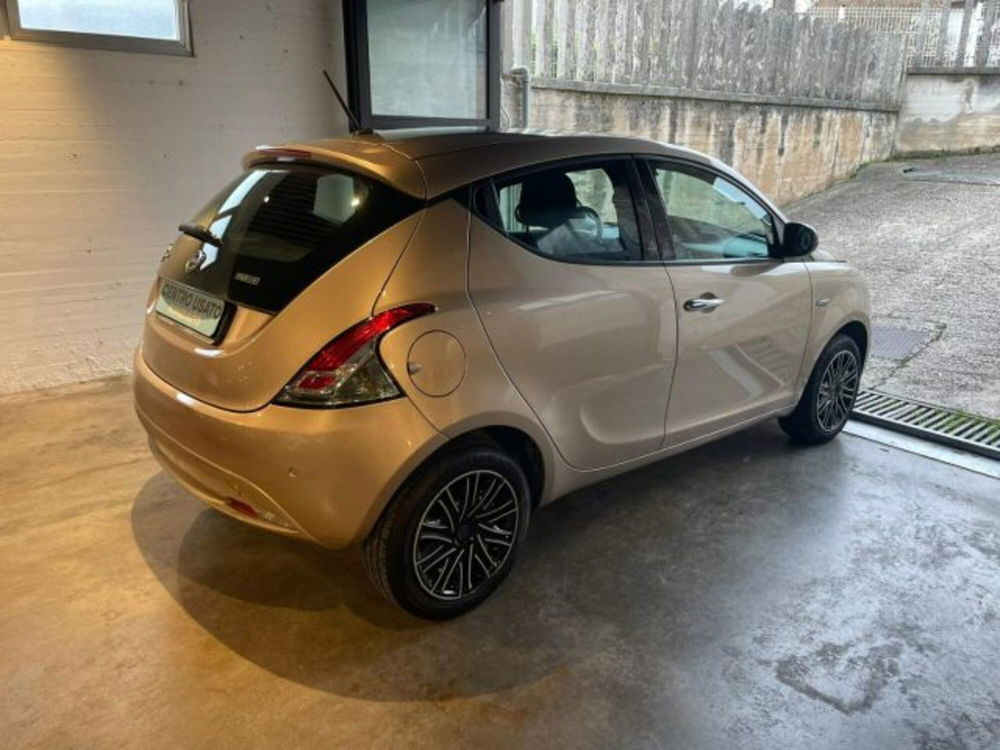 Lancia Ypsilon usata a Perugia (5)