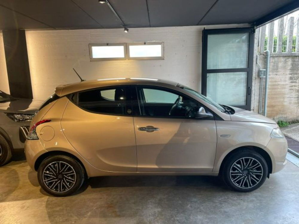 Lancia Ypsilon usata a Perugia (8)