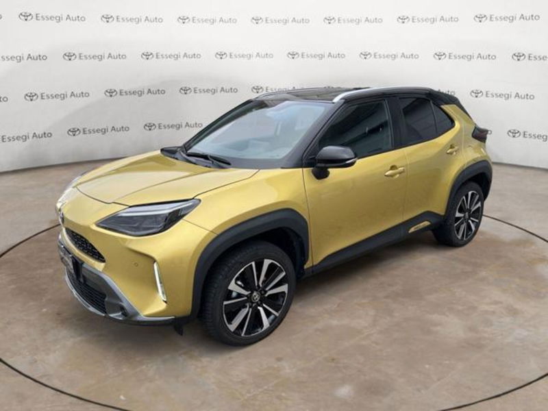 Toyota Yaris Cross 1.5 Hybrid 5p. E-CVT AWD-i Premiere del 2022 usata a Albano Vercellese