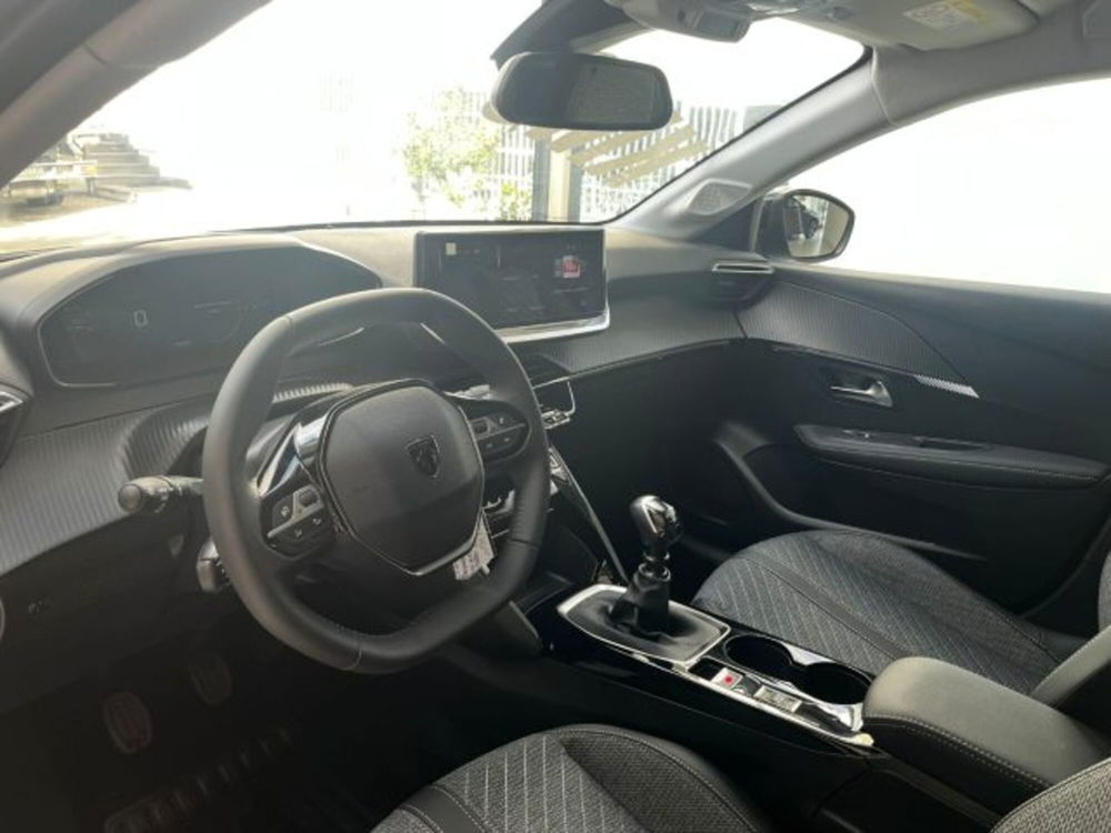 Peugeot 208 nuova a Napoli (13)