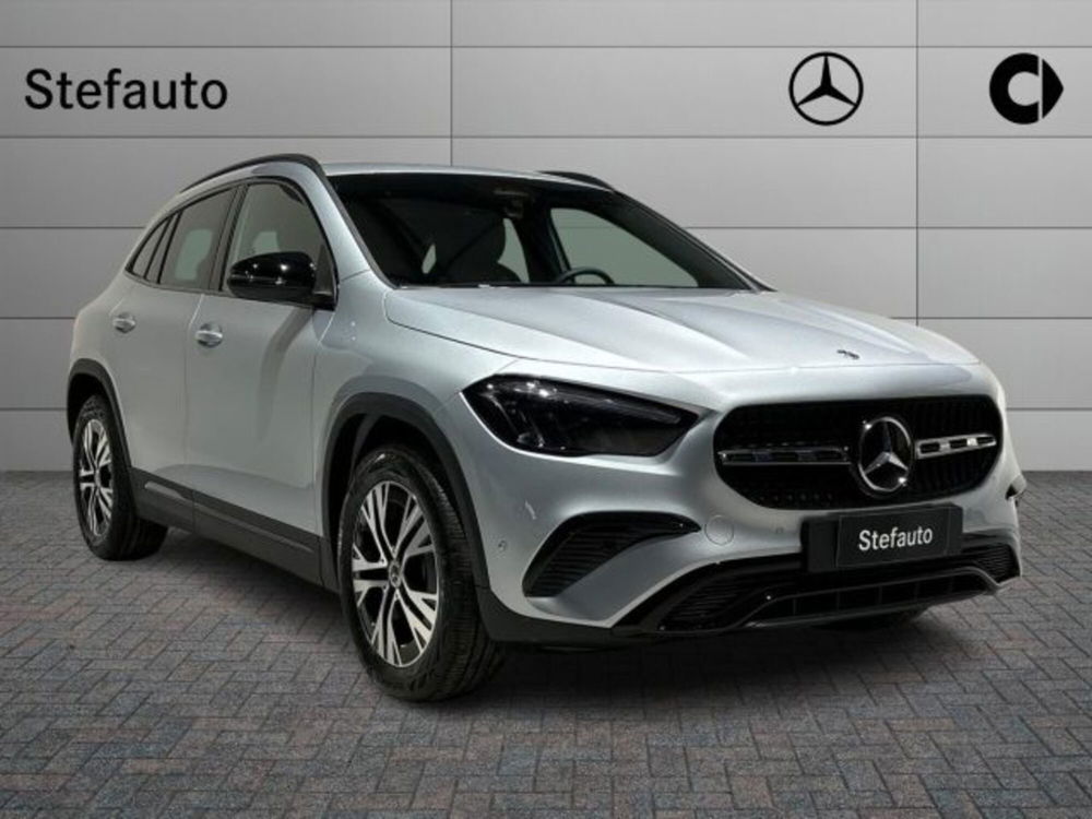 Mercedes-Benz GLA SUV nuova a Bologna