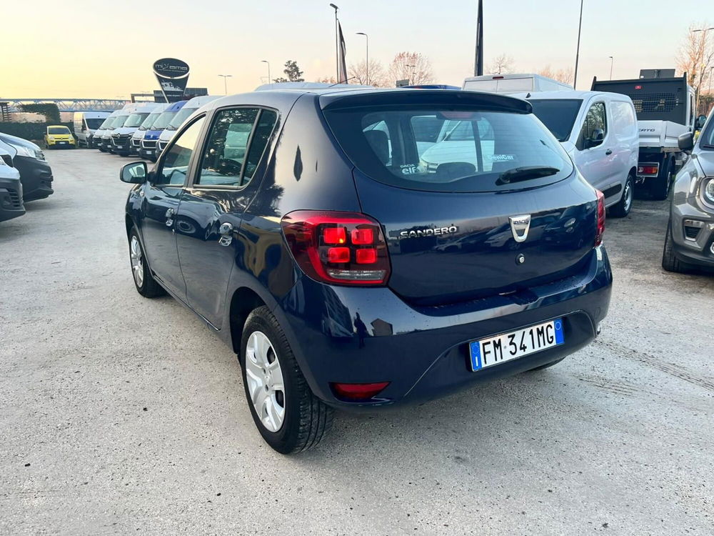 Dacia Sandero usata a Milano (7)