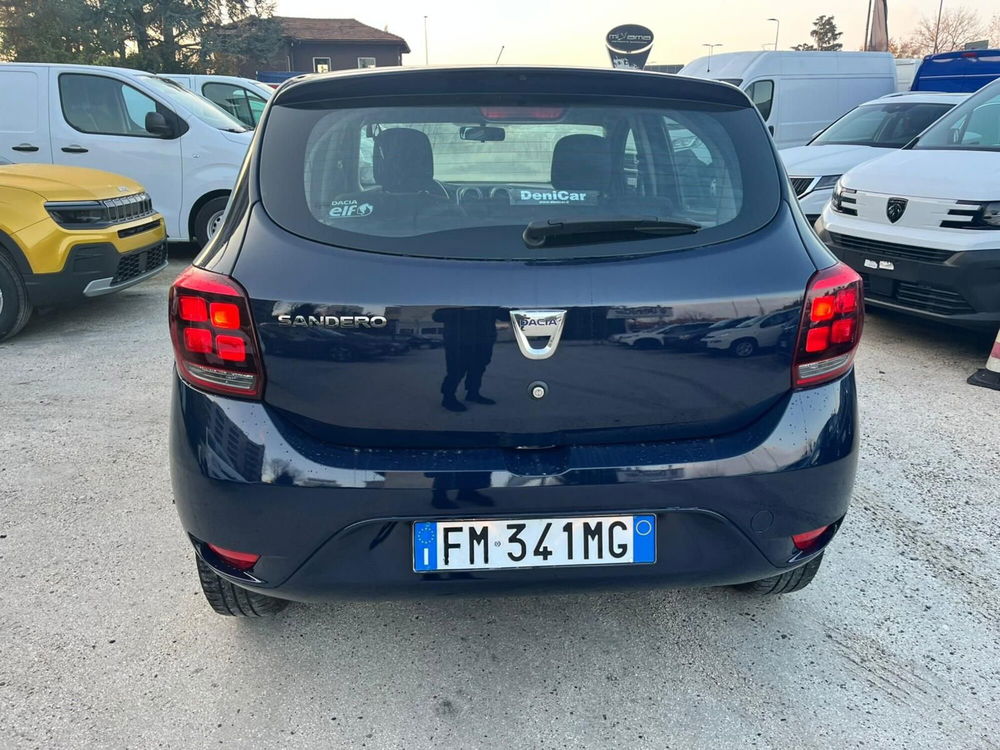 Dacia Sandero usata a Milano (9)