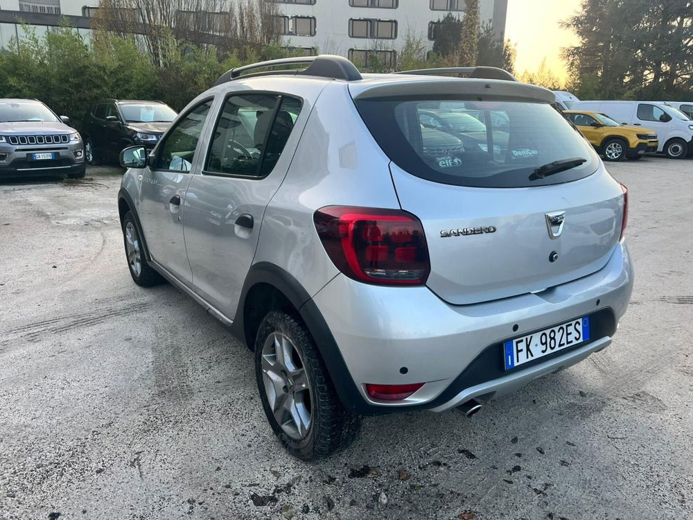 Dacia Sandero usata a Milano (7)