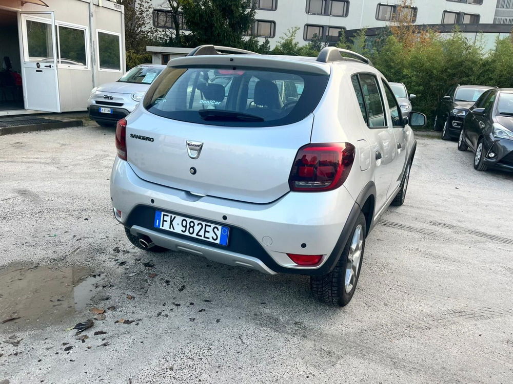 Dacia Sandero usata a Milano (8)