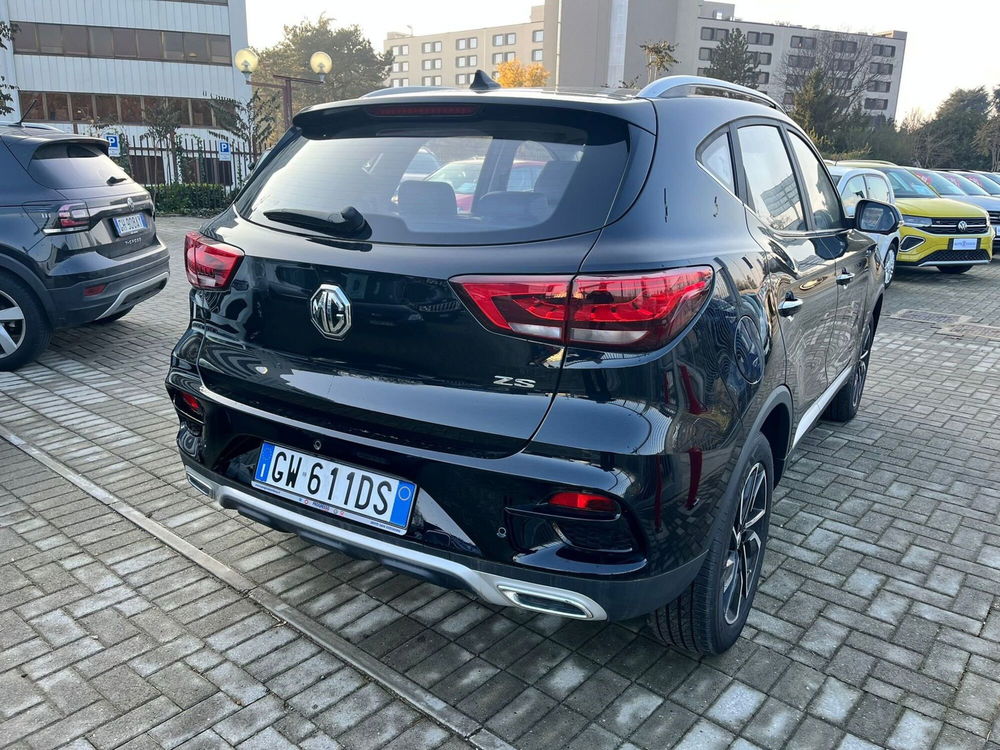 Mg ZS (2021-->) nuova a Milano (7)