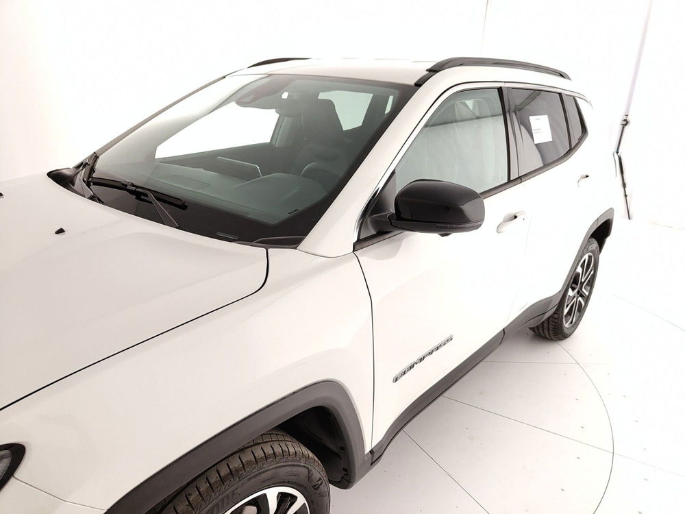 Jeep Compass nuova a Caserta (12)