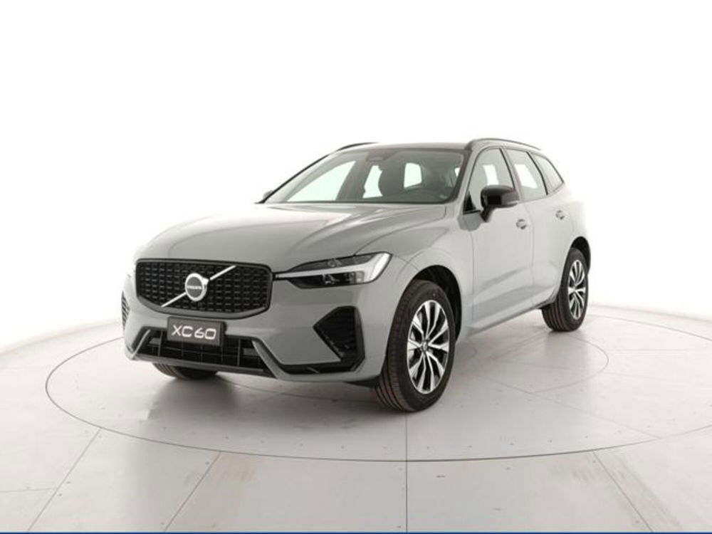 Volvo XC60 nuova a Modena (2)