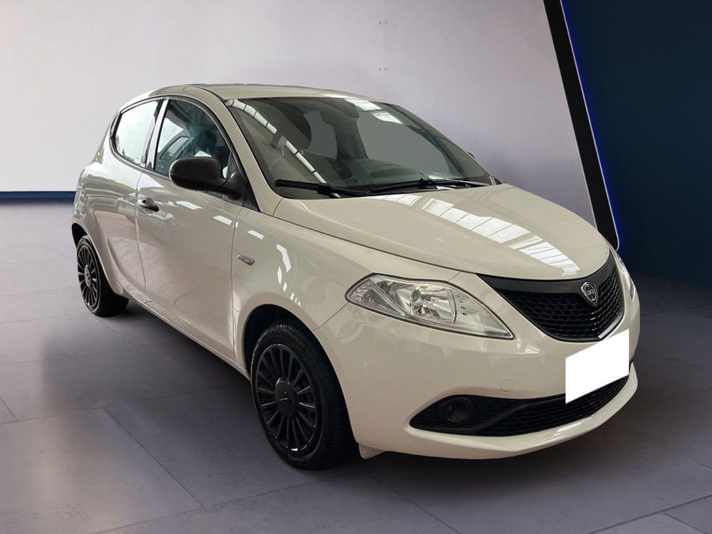 Lancia Ypsilon usata a Torino (3)