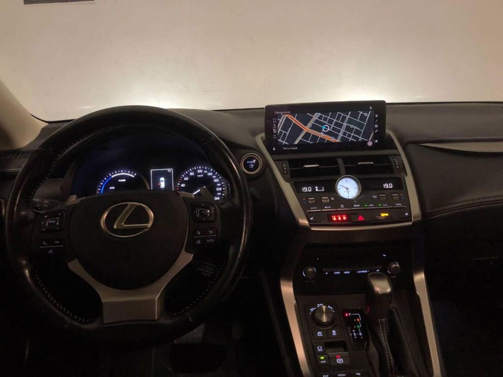 Lexus NX usata a Torino (10)