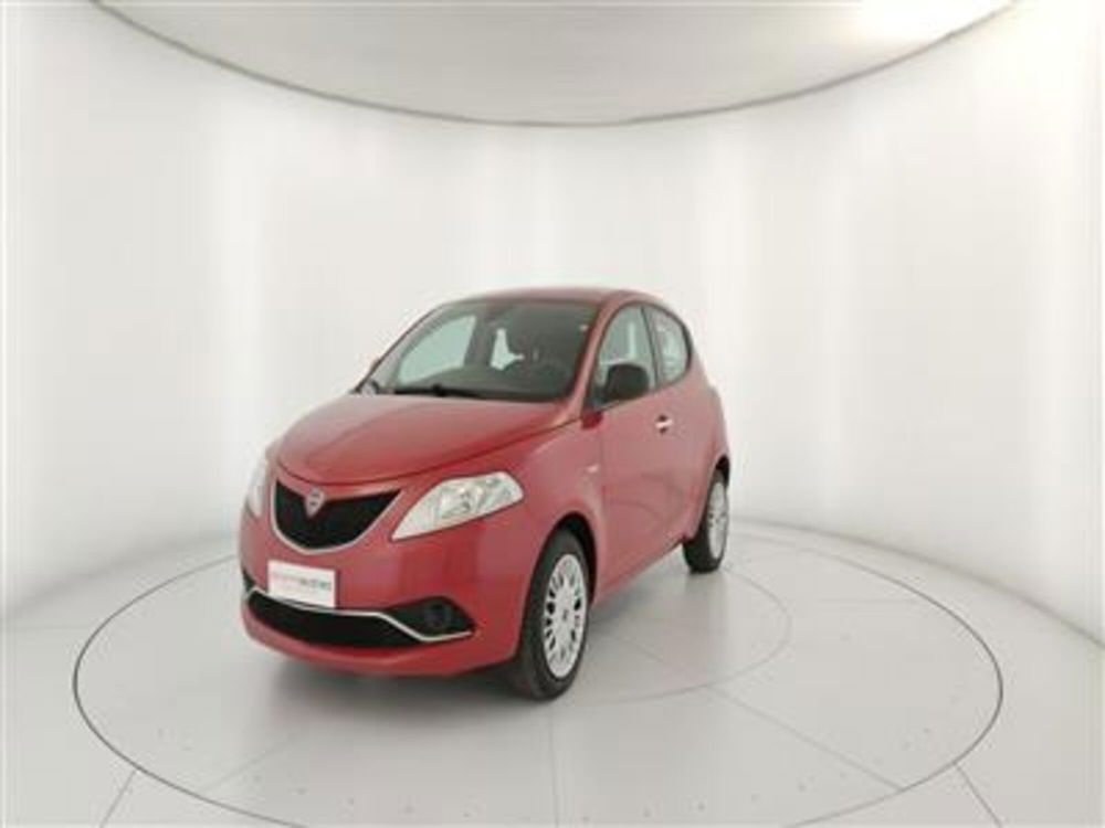 Lancia Ypsilon usata a Bari