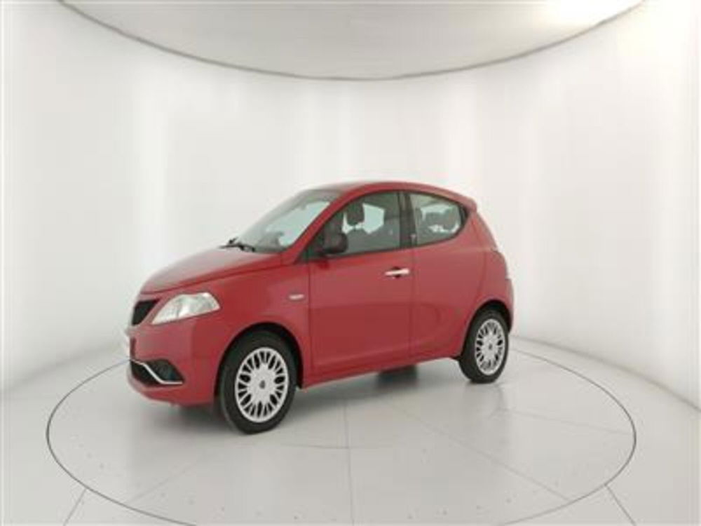 Lancia Ypsilon usata a Bari (2)