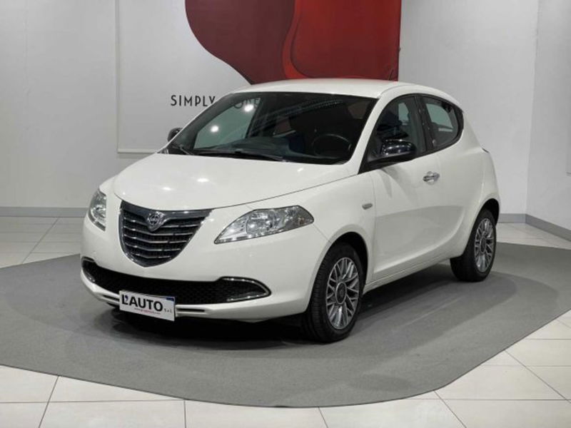 Lancia Ypsilon 1.2 69 CV 5 porte GPL Ecochic Gold  del 2013 usata a Caspoggio