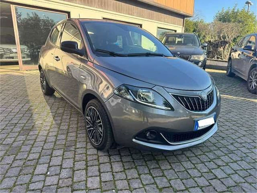 Lancia Ypsilon usata a Napoli