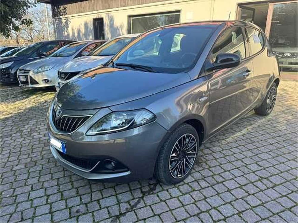 Lancia Ypsilon usata a Napoli (2)