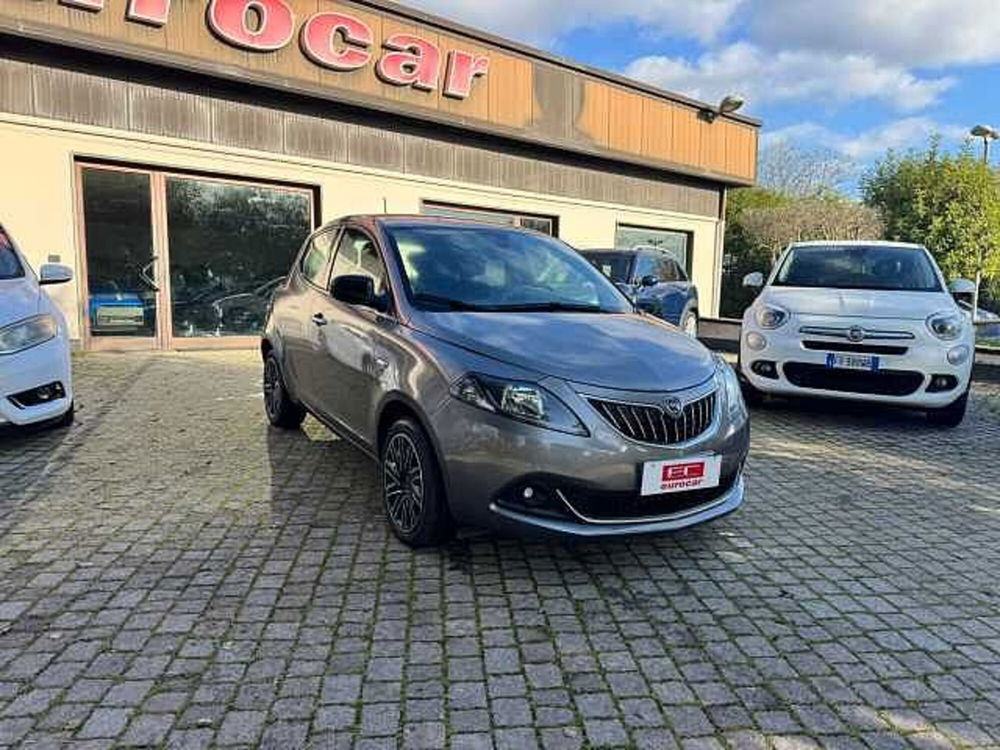 Lancia Ypsilon usata a Napoli