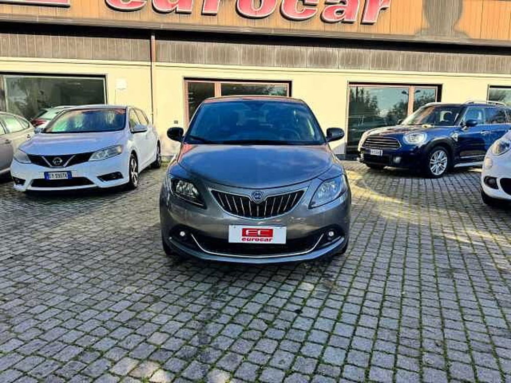 Lancia Ypsilon usata a Napoli (2)