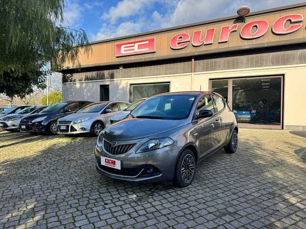 Lancia Ypsilon usata a Napoli (3)