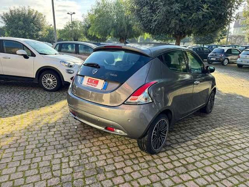 Lancia Ypsilon usata a Napoli (6)