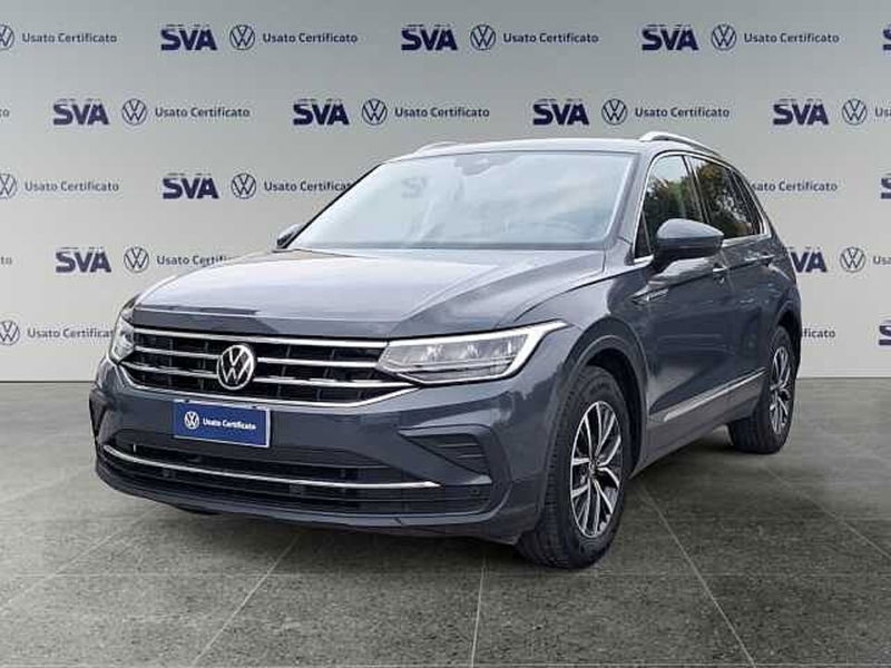 Volkswagen Tiguan 2.0 TDI SCR Life del 2021 usata a Ravenna