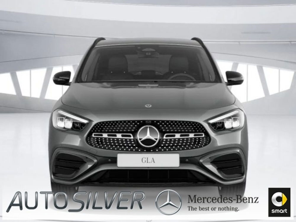 Mercedes-Benz GLA SUV nuova a Verona (3)