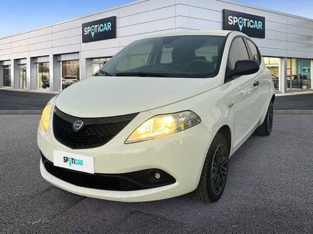 Lancia Ypsilon usata a Ravenna