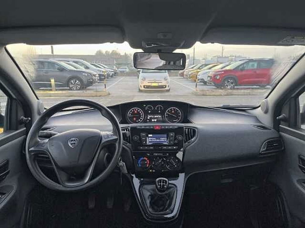 Lancia Ypsilon usata a Ravenna (10)