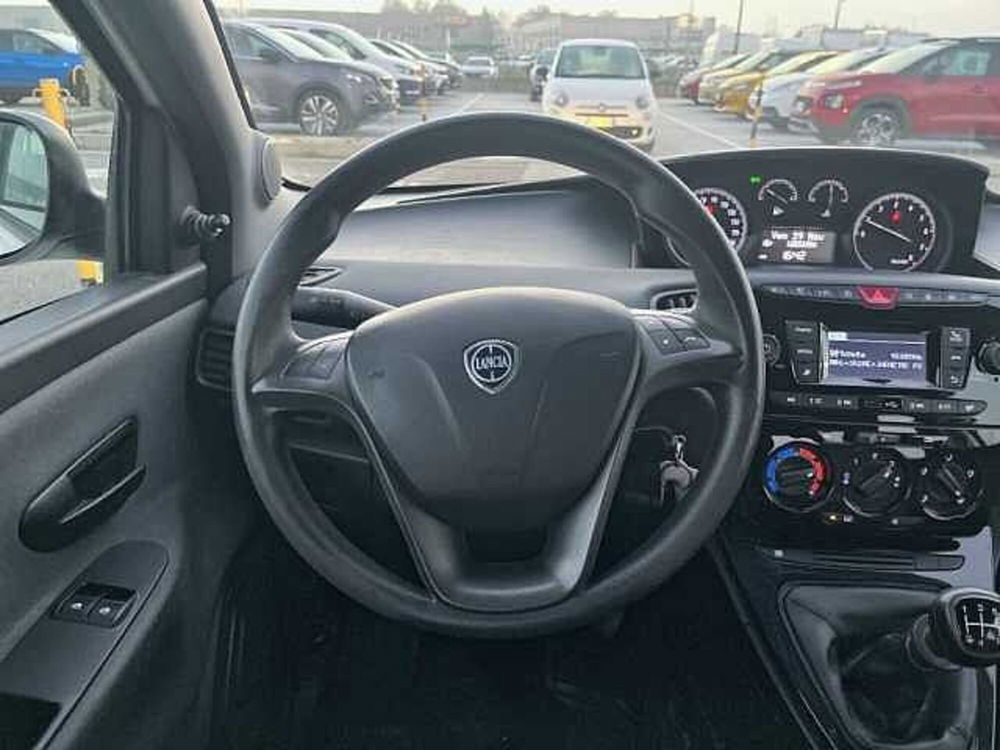 Lancia Ypsilon usata a Ravenna (11)