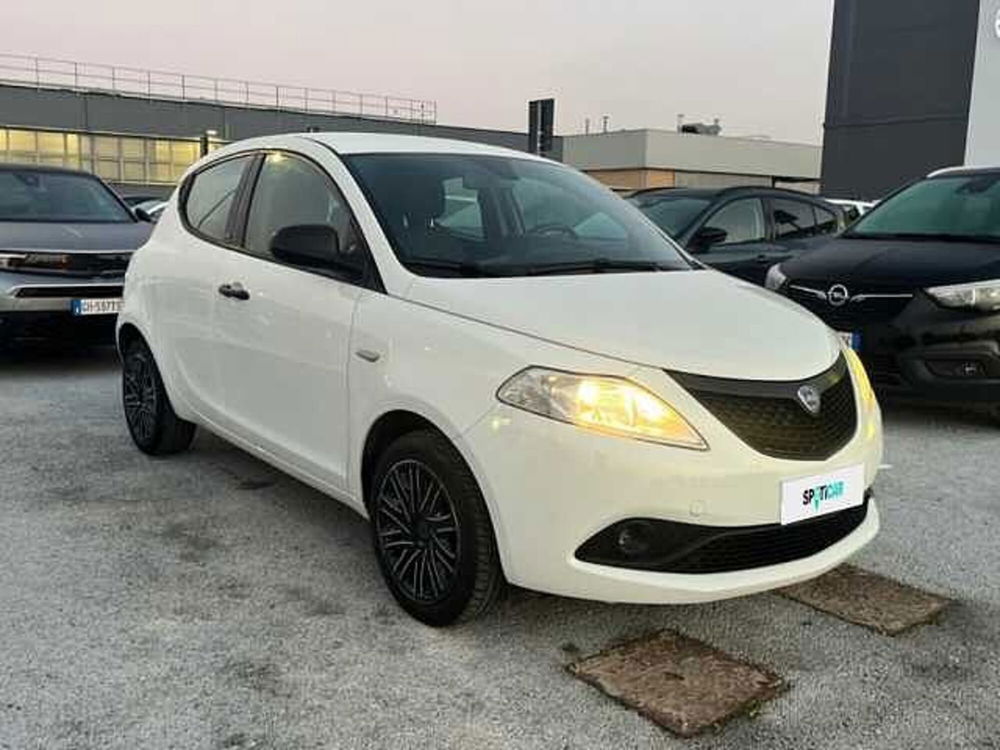 Lancia Ypsilon usata a Ravenna (3)