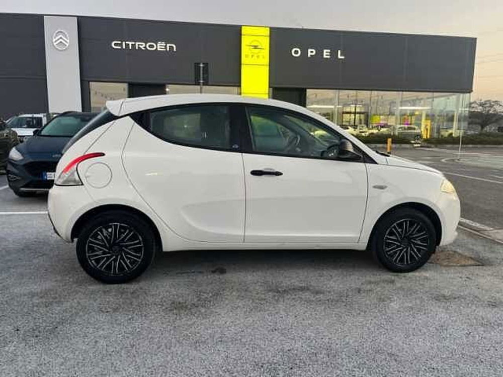 Lancia Ypsilon usata a Ravenna (4)