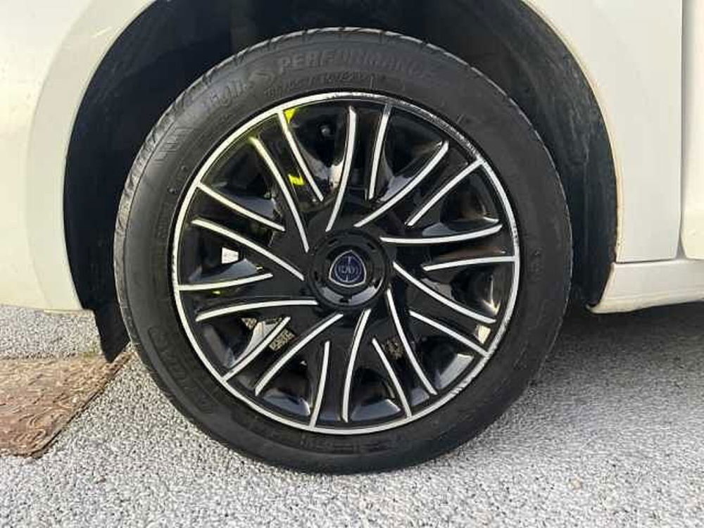 Lancia Ypsilon usata a Ravenna (7)