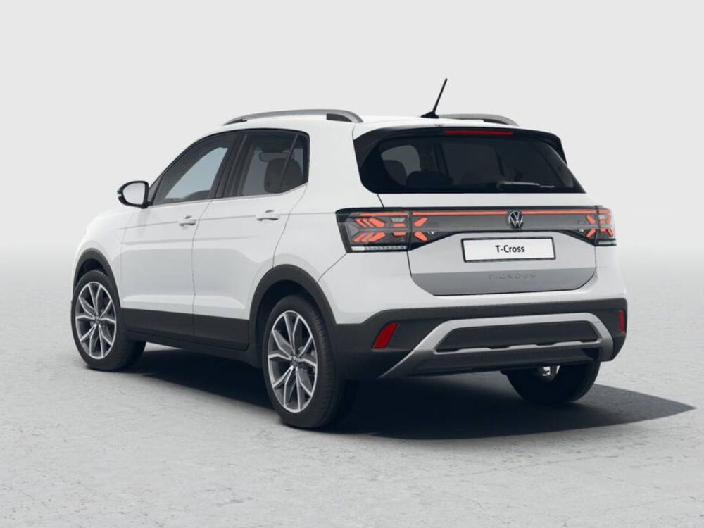 Volkswagen T-Cross nuova a Novara (3)