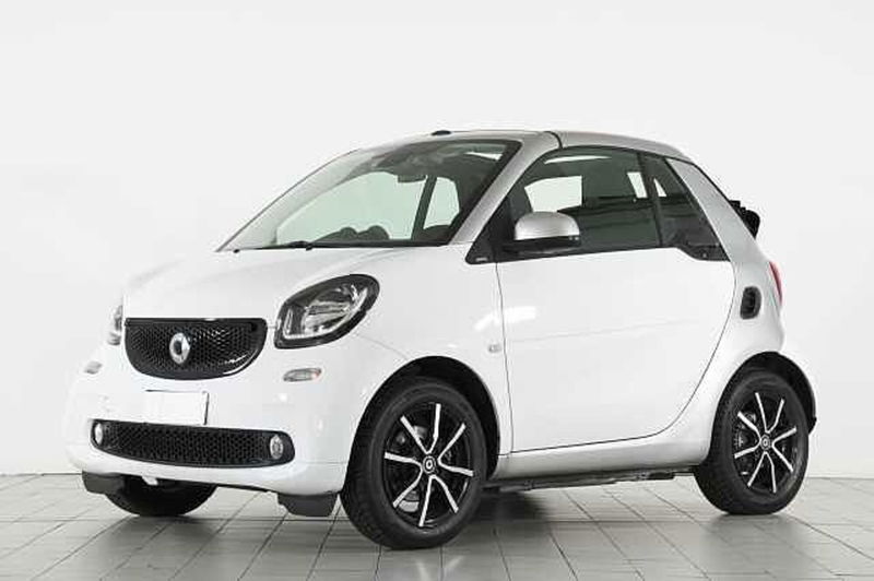 smart Fortwo Cabrio 70 1.0 twinamic cabrio Passion  del 2016 usata a Barni