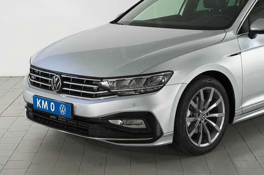 Volkswagen Passat Variant nuova a Como (5)