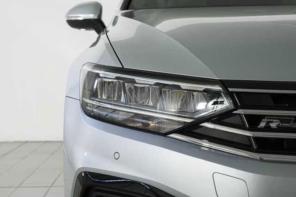 Volkswagen Passat Variant nuova a Como (6)